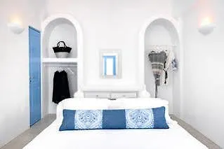 Isuites * Exo Katikies (Santorini)
